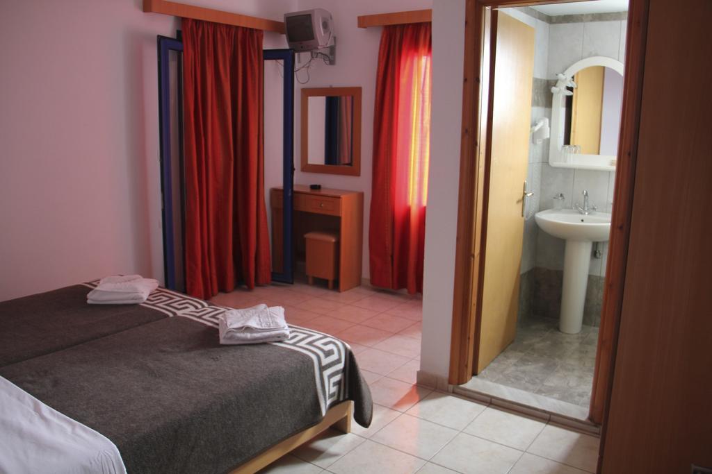 Hotel Stavris Khora Sfakion Exterior photo