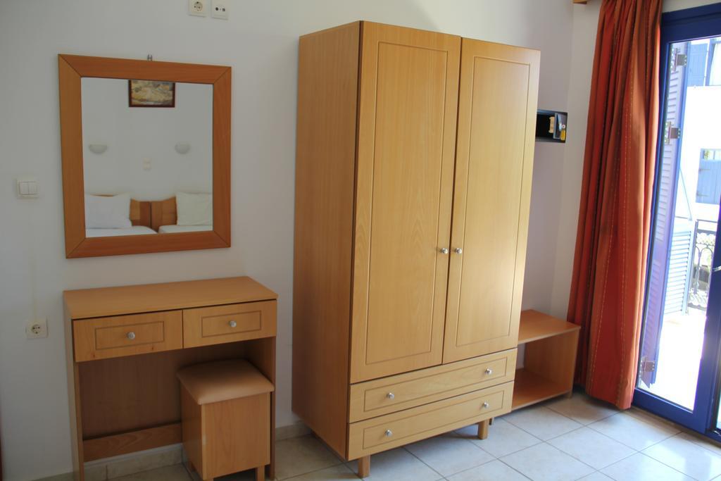 Hotel Stavris Khora Sfakion Exterior photo